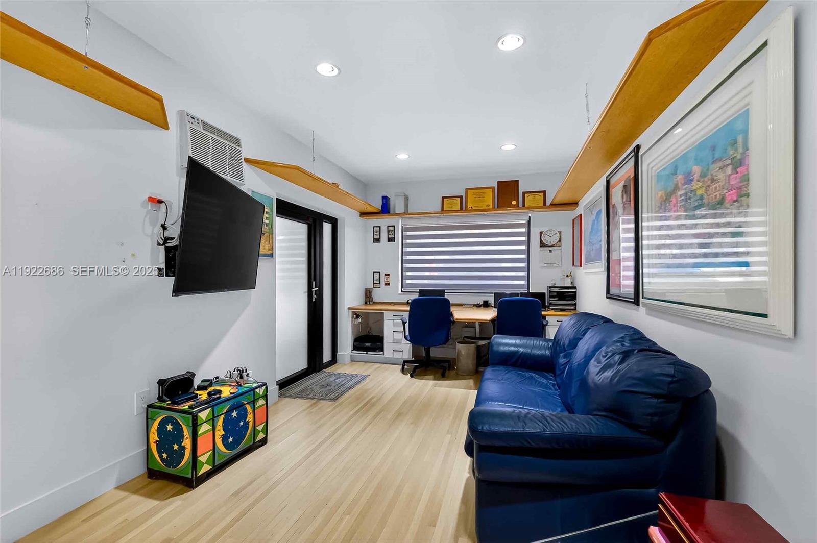 BISCAYNE POINT - Residential