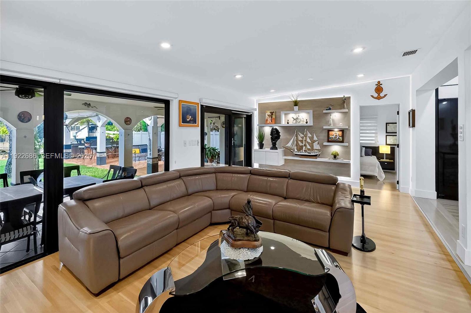 BISCAYNE POINT - Residential