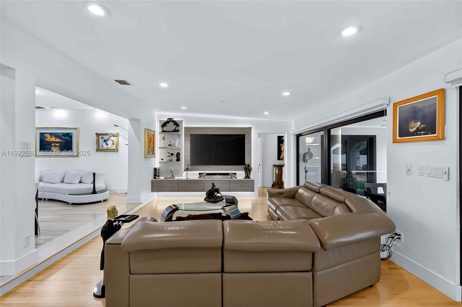 BISCAYNE POINT - Residential