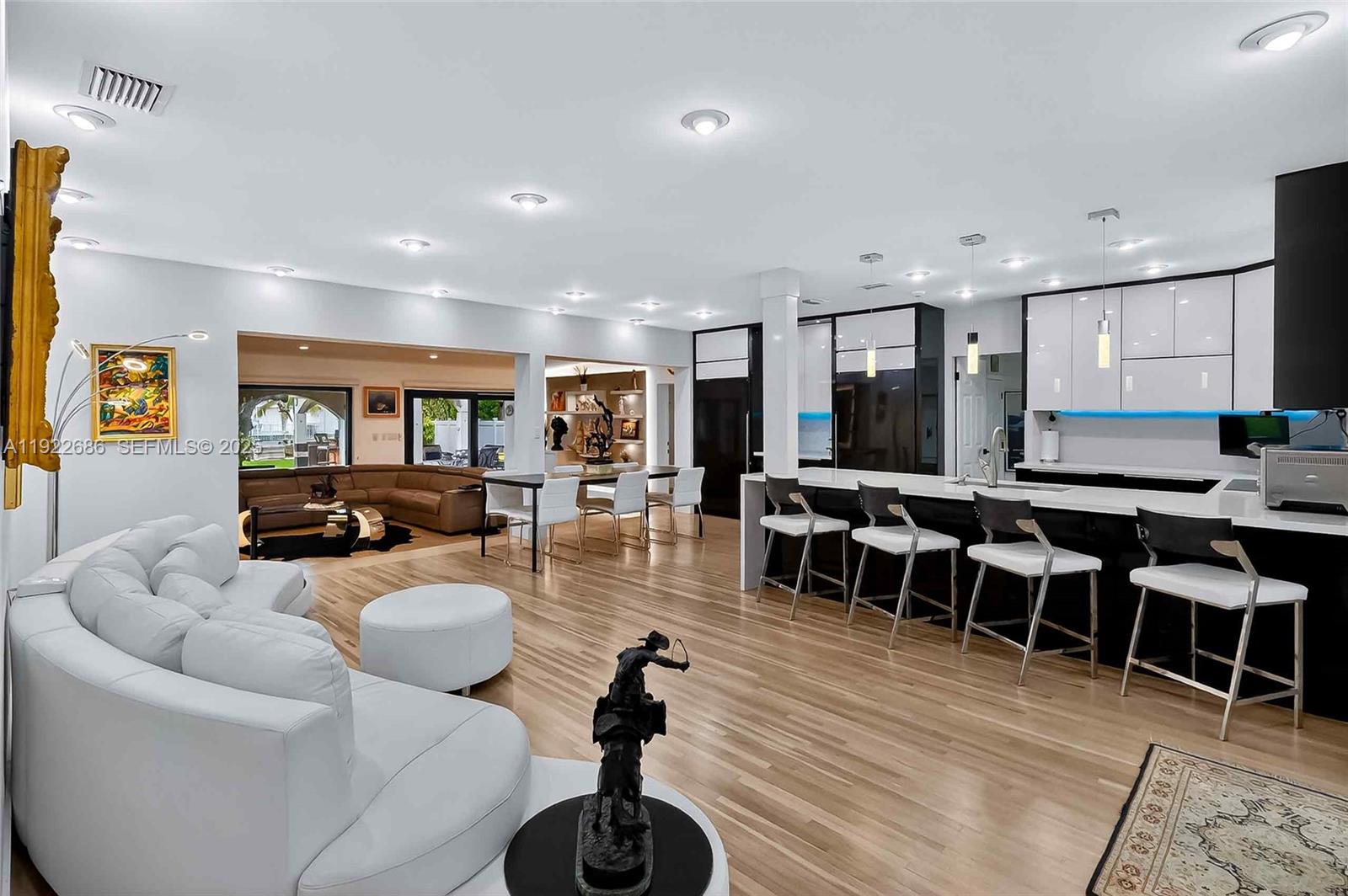 BISCAYNE POINT - Residential