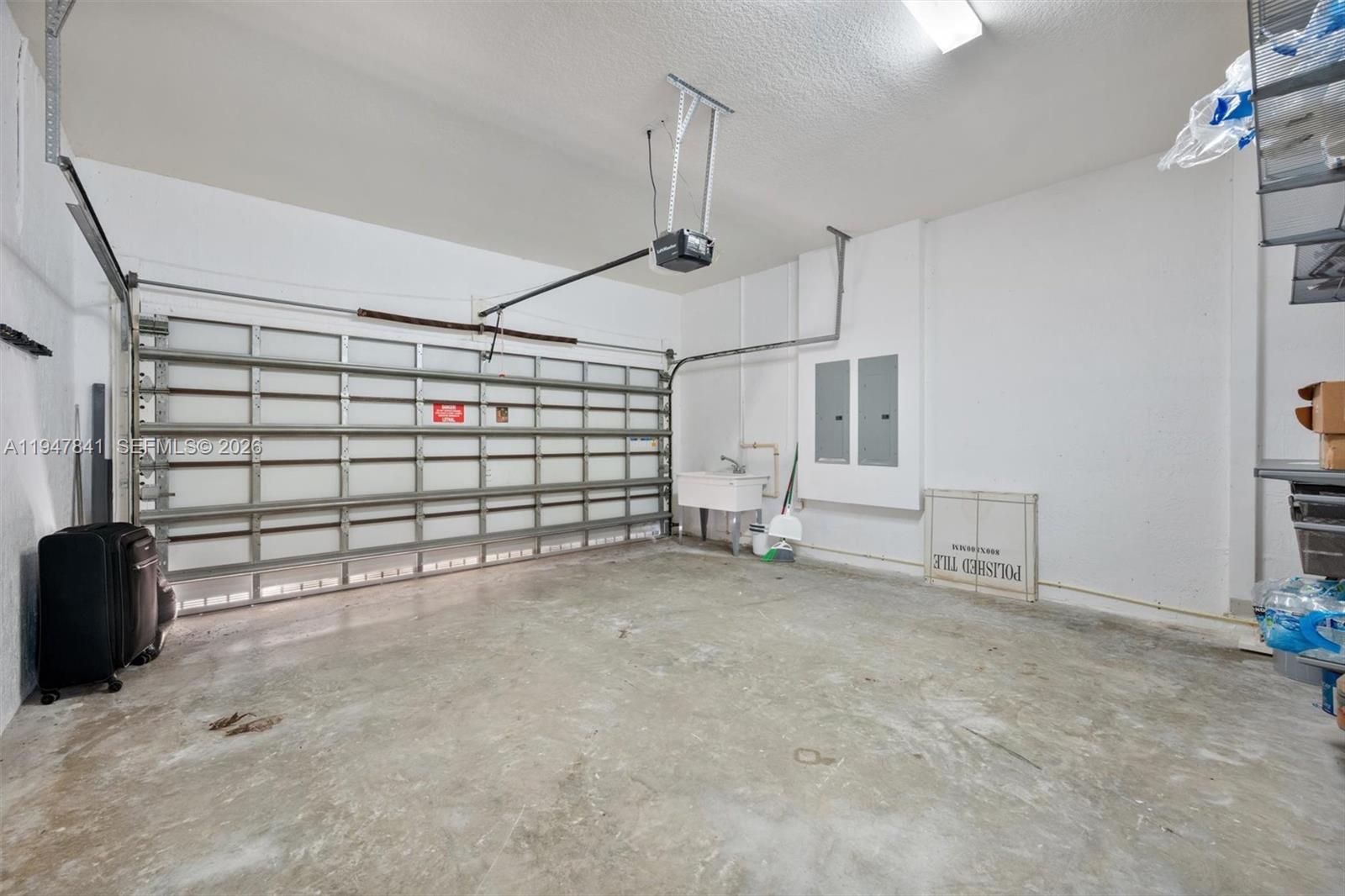 DUNNWOODY LAKE - Residential