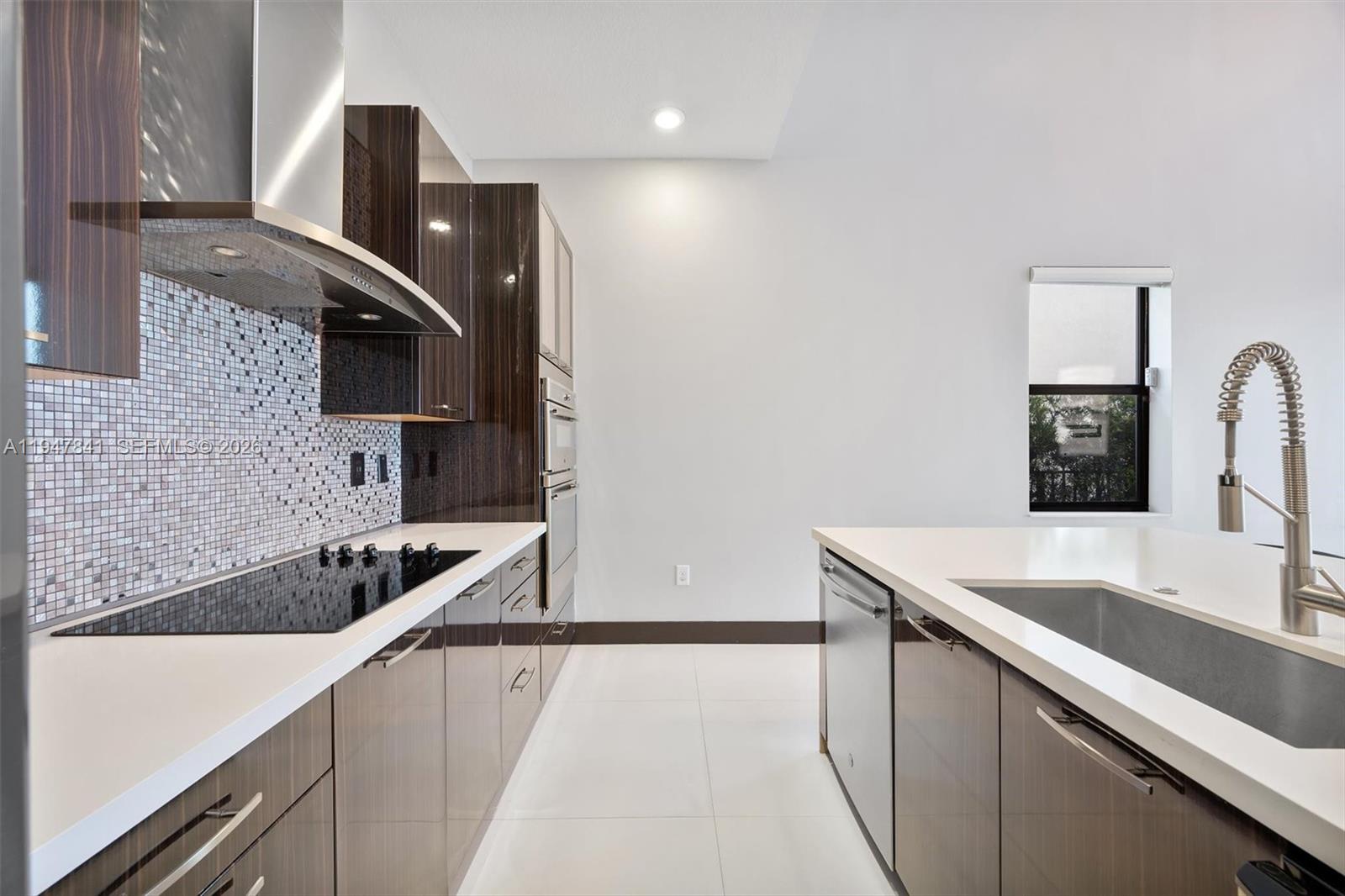 DUNNWOODY LAKE - Residential