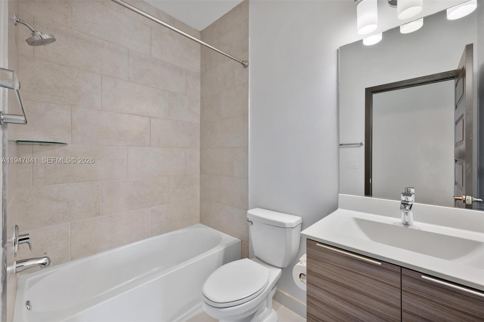 DUNNWOODY LAKE - Residential