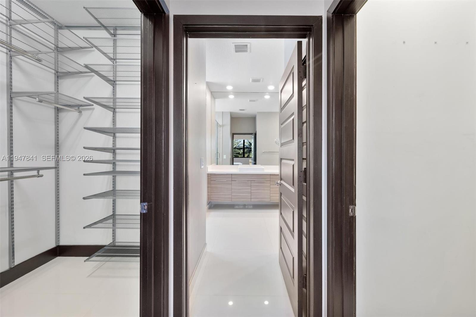 DUNNWOODY LAKE - Residential