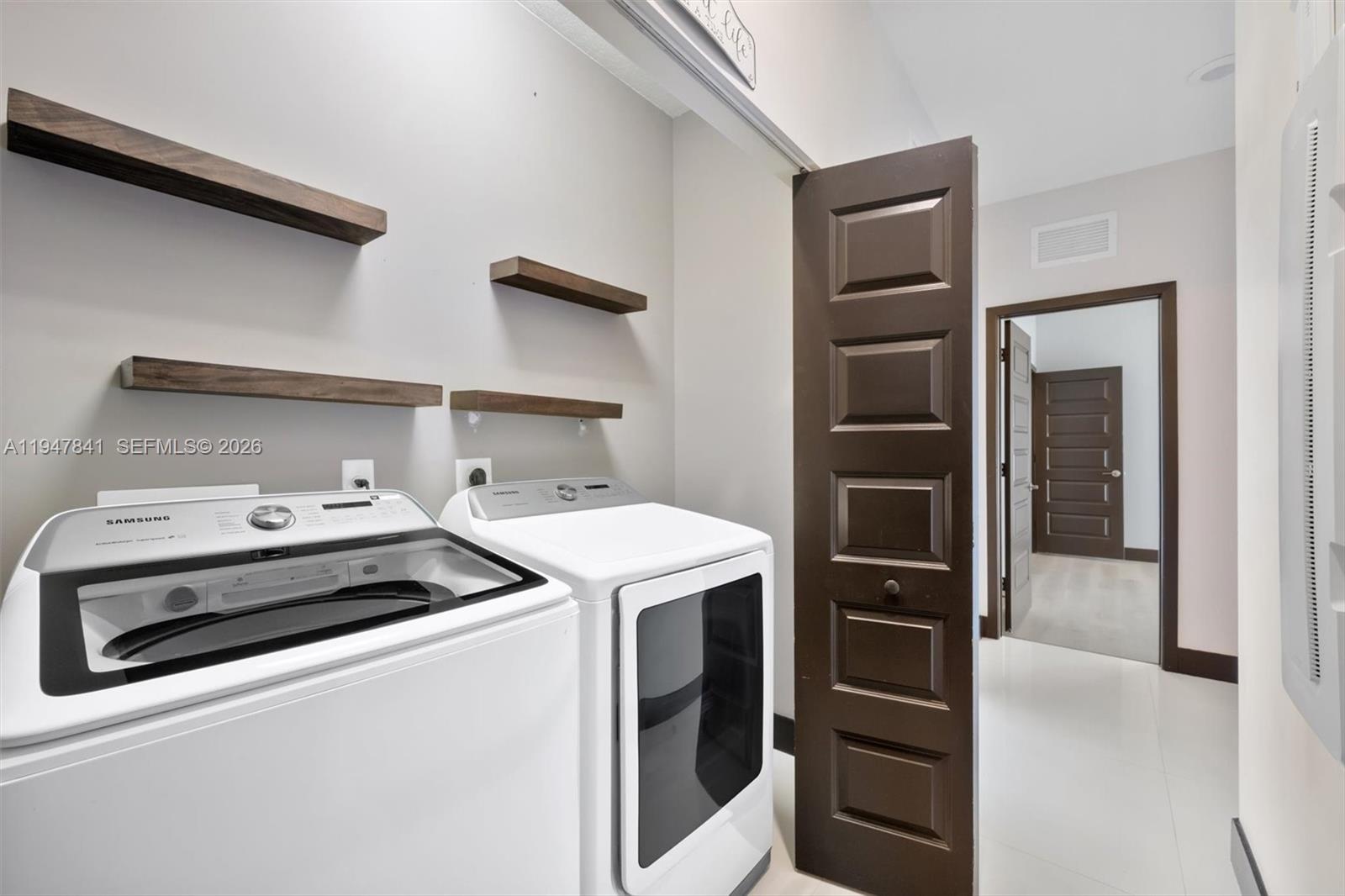 DUNNWOODY LAKE - Residential