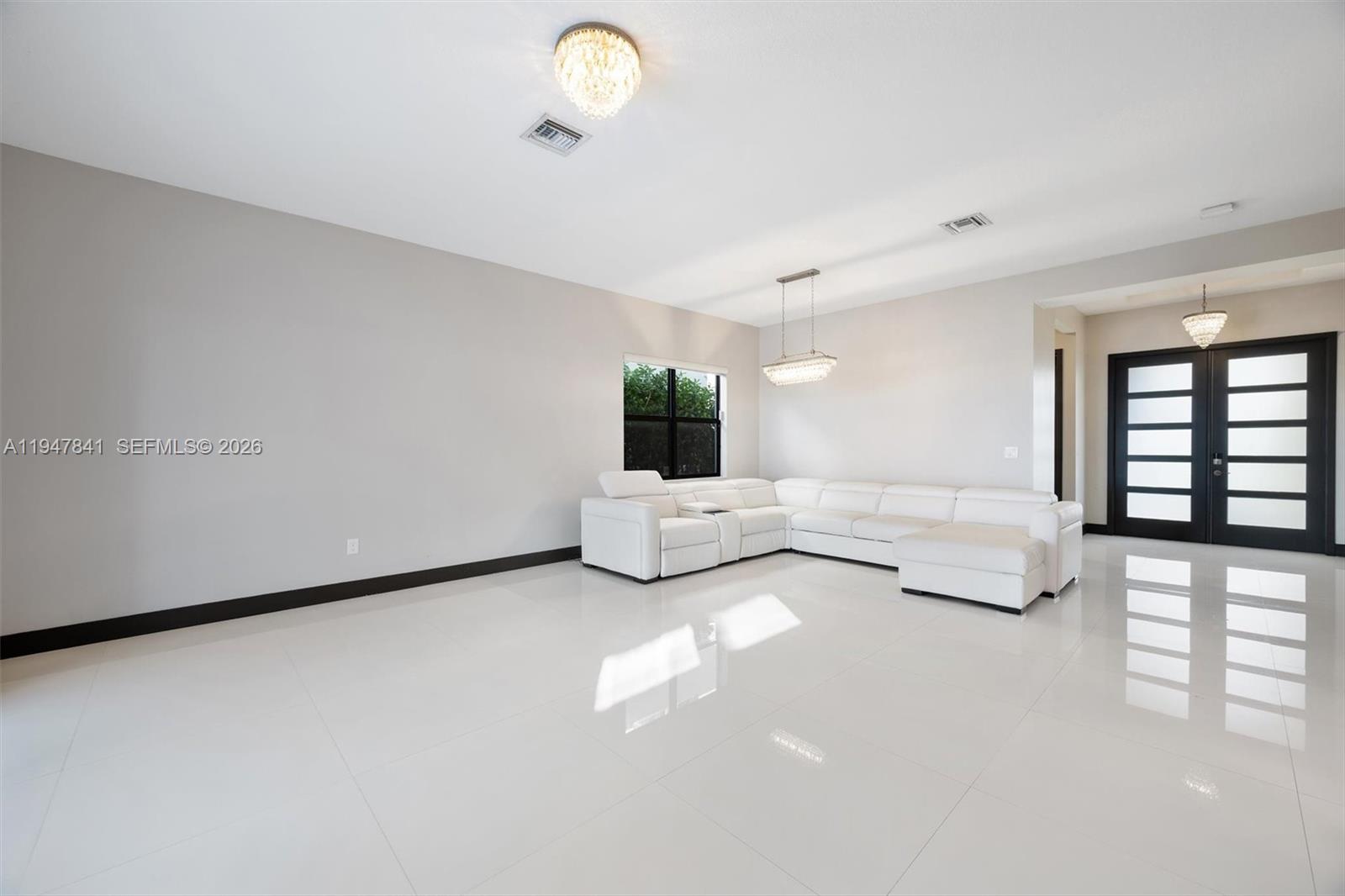 DUNNWOODY LAKE - Residential