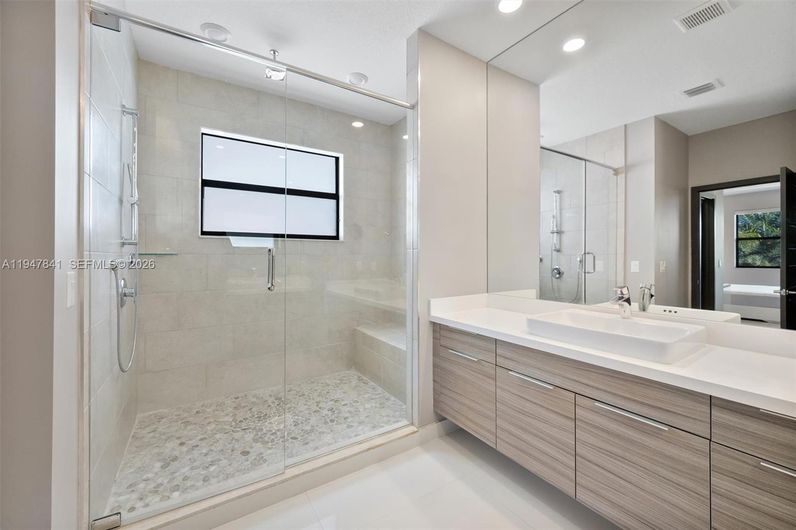 DUNNWOODY LAKE - Residential