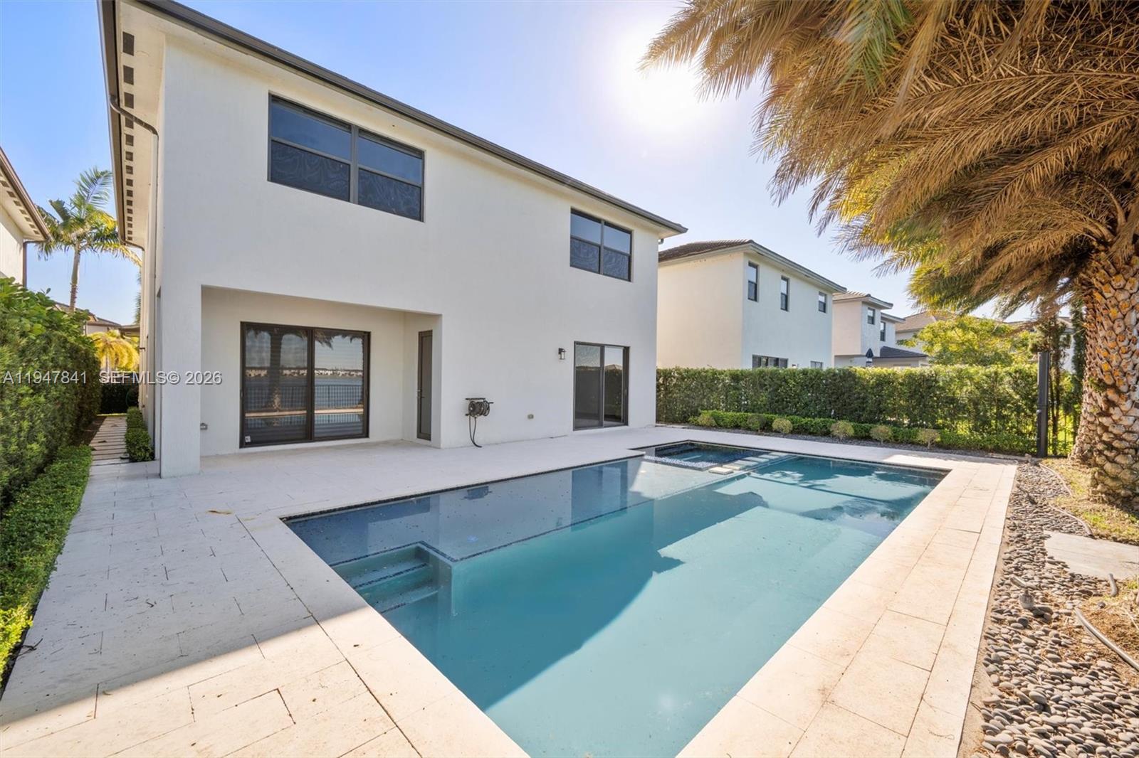 DUNNWOODY LAKE - Residential