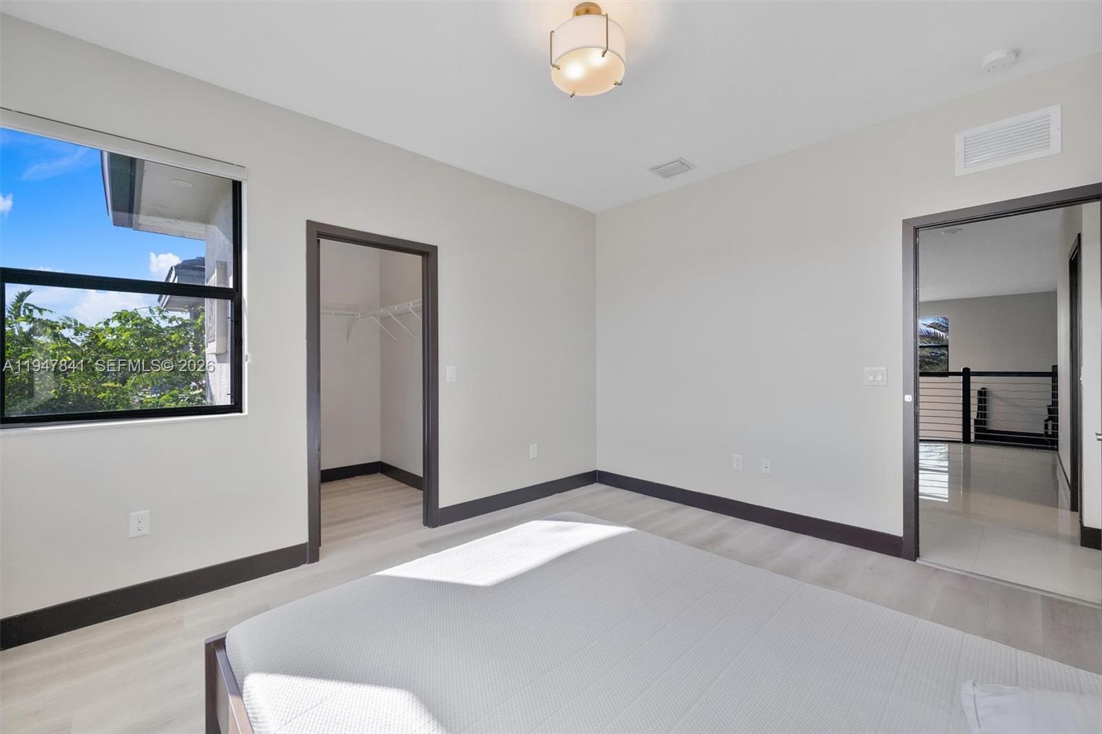 DUNNWOODY LAKE - Residential