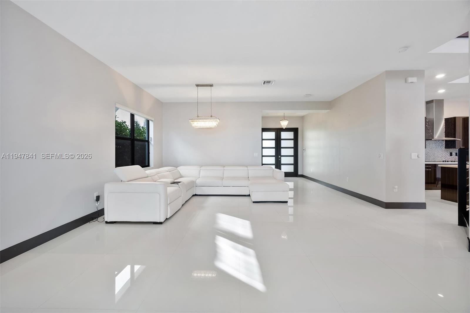 DUNNWOODY LAKE - Residential