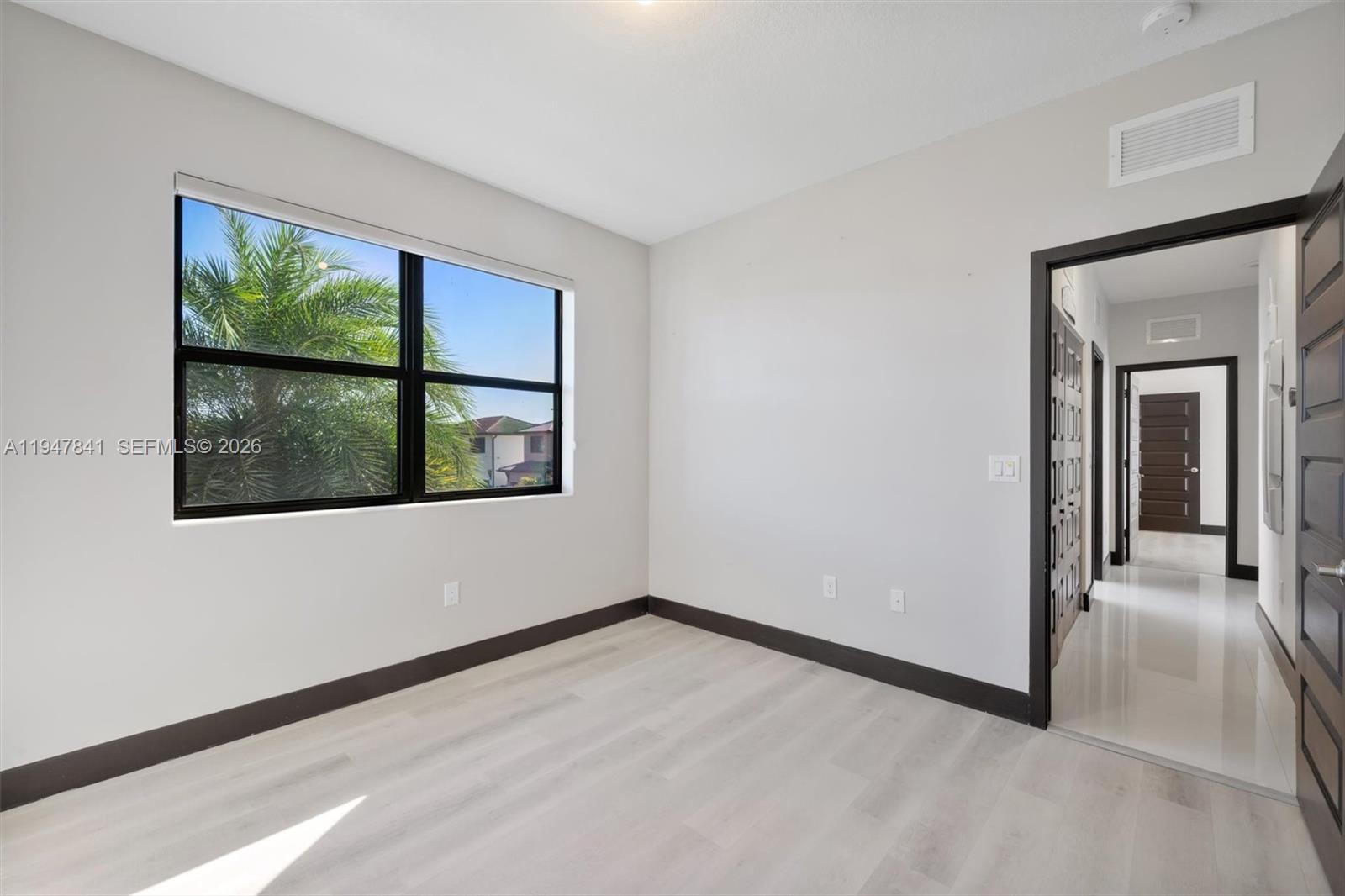 DUNNWOODY LAKE - Residential