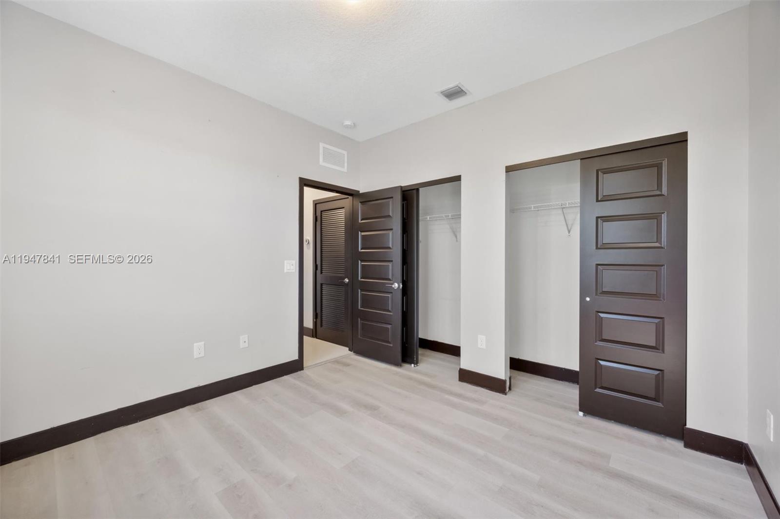 DUNNWOODY LAKE - Residential