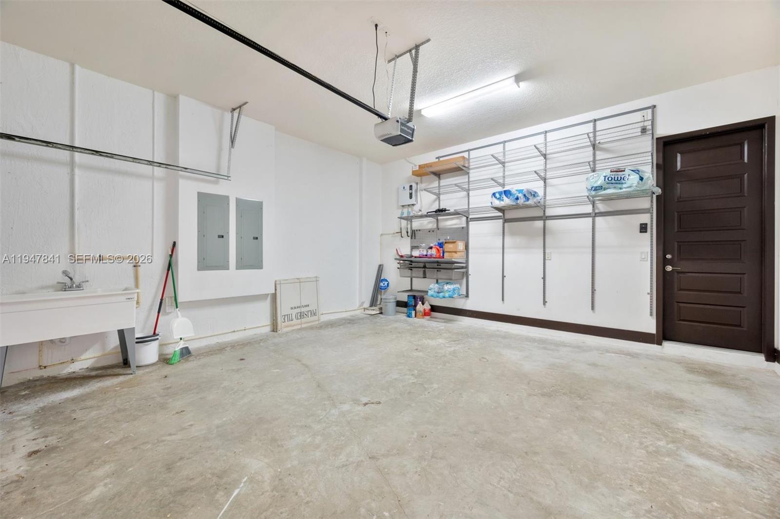 DUNNWOODY LAKE - Residential