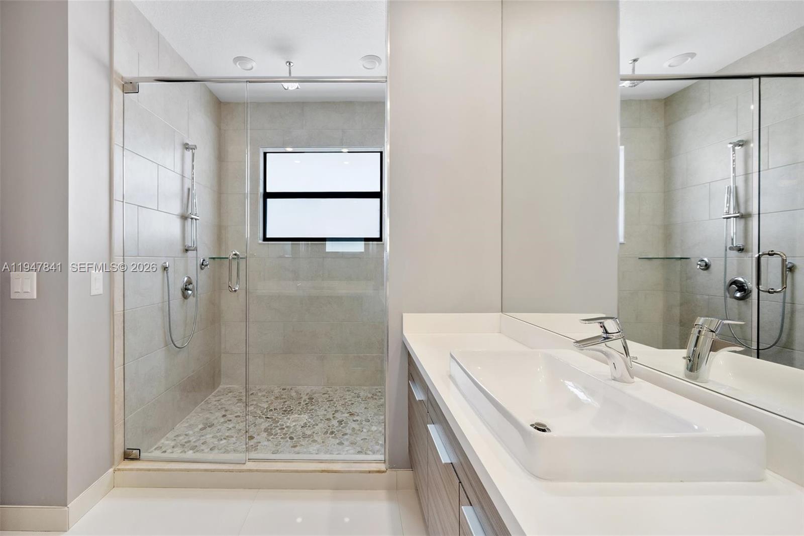 DUNNWOODY LAKE - Residential