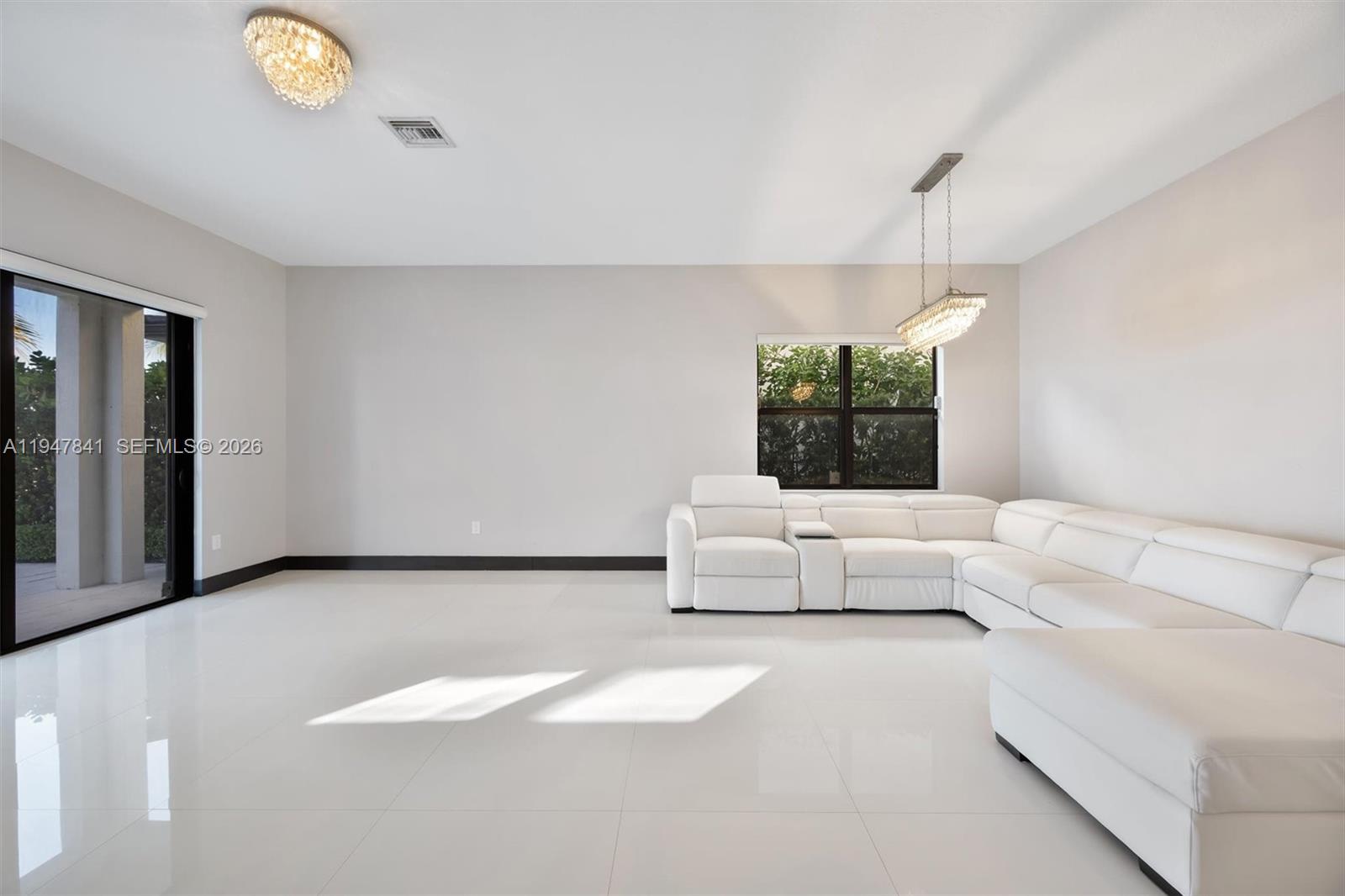 DUNNWOODY LAKE - Residential