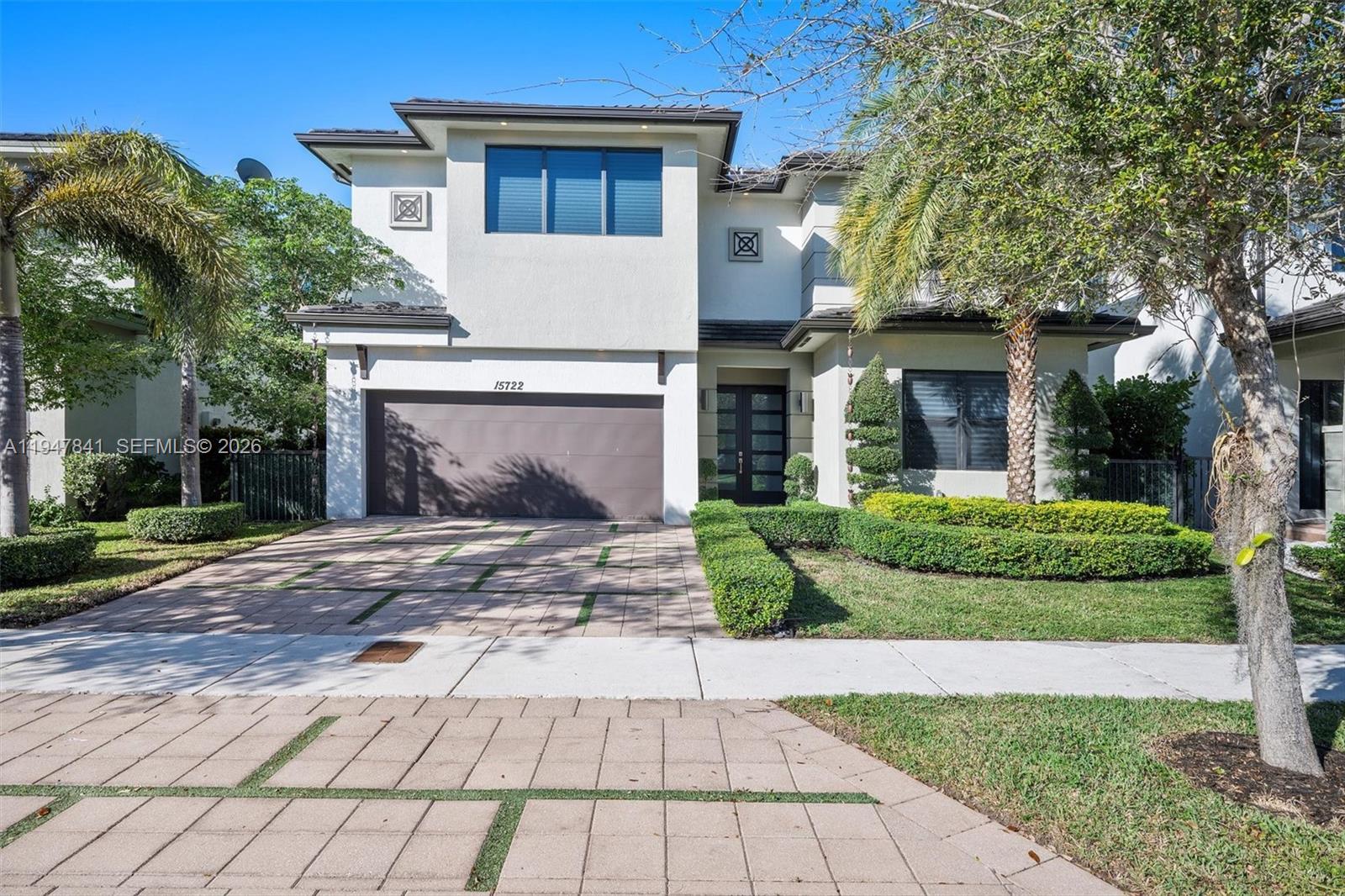 DUNNWOODY LAKE - Residential