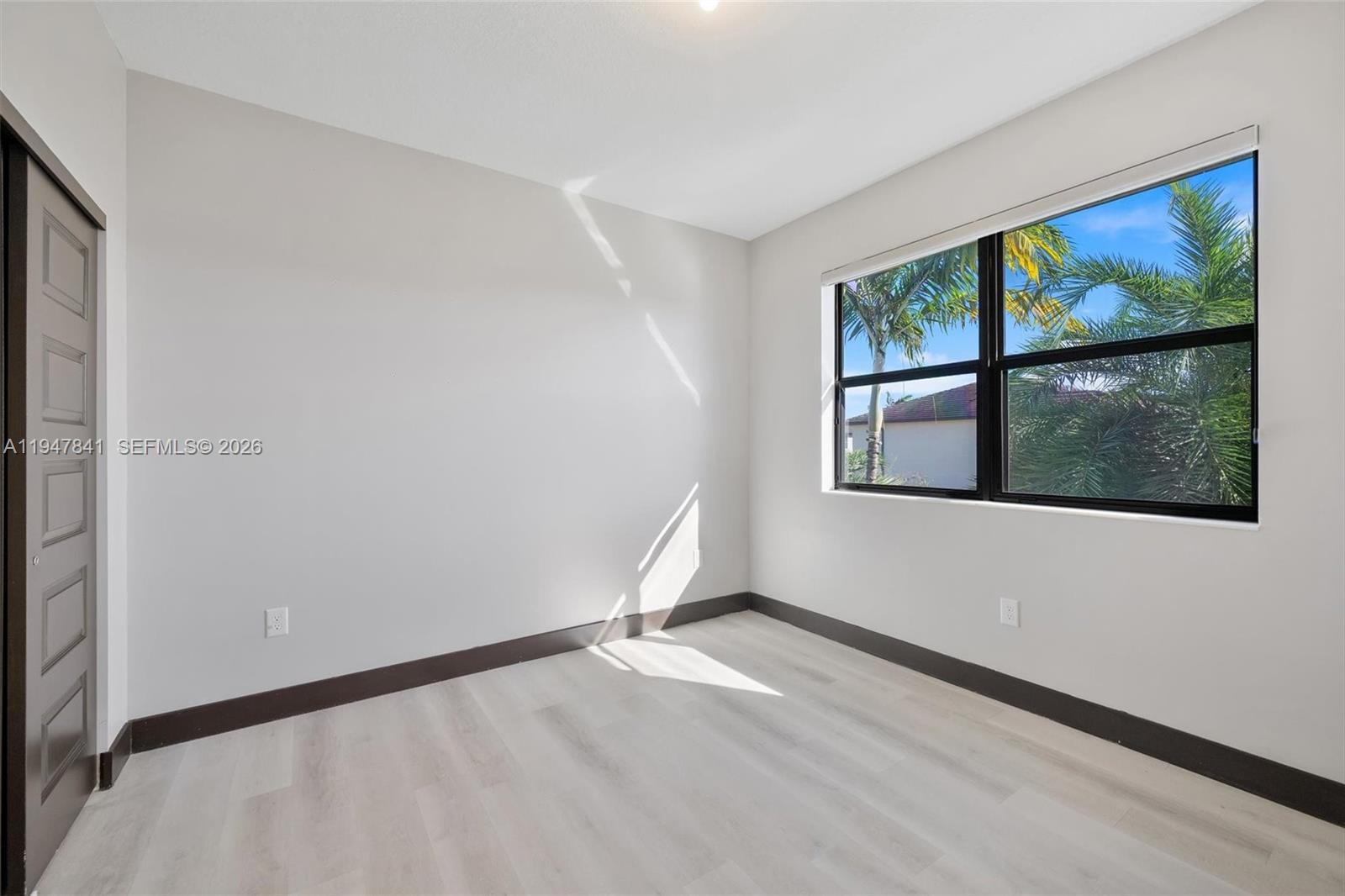 DUNNWOODY LAKE - Residential