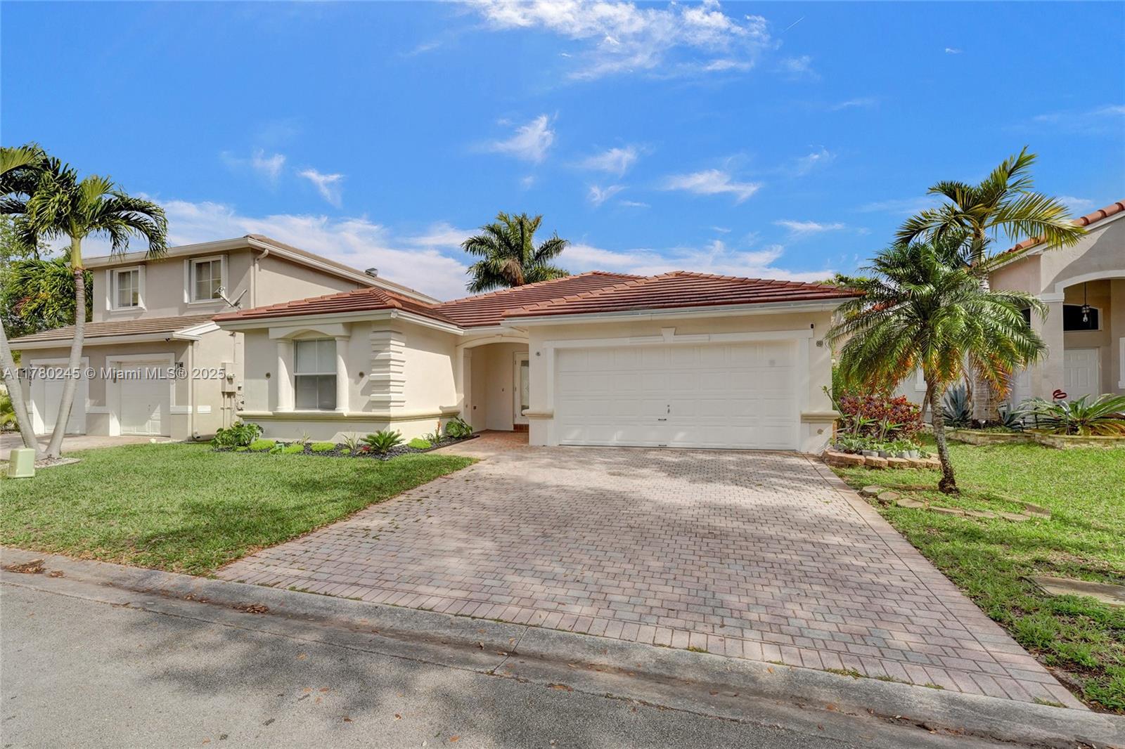 BANYAN OAKRIDGE PLAT - Residential
