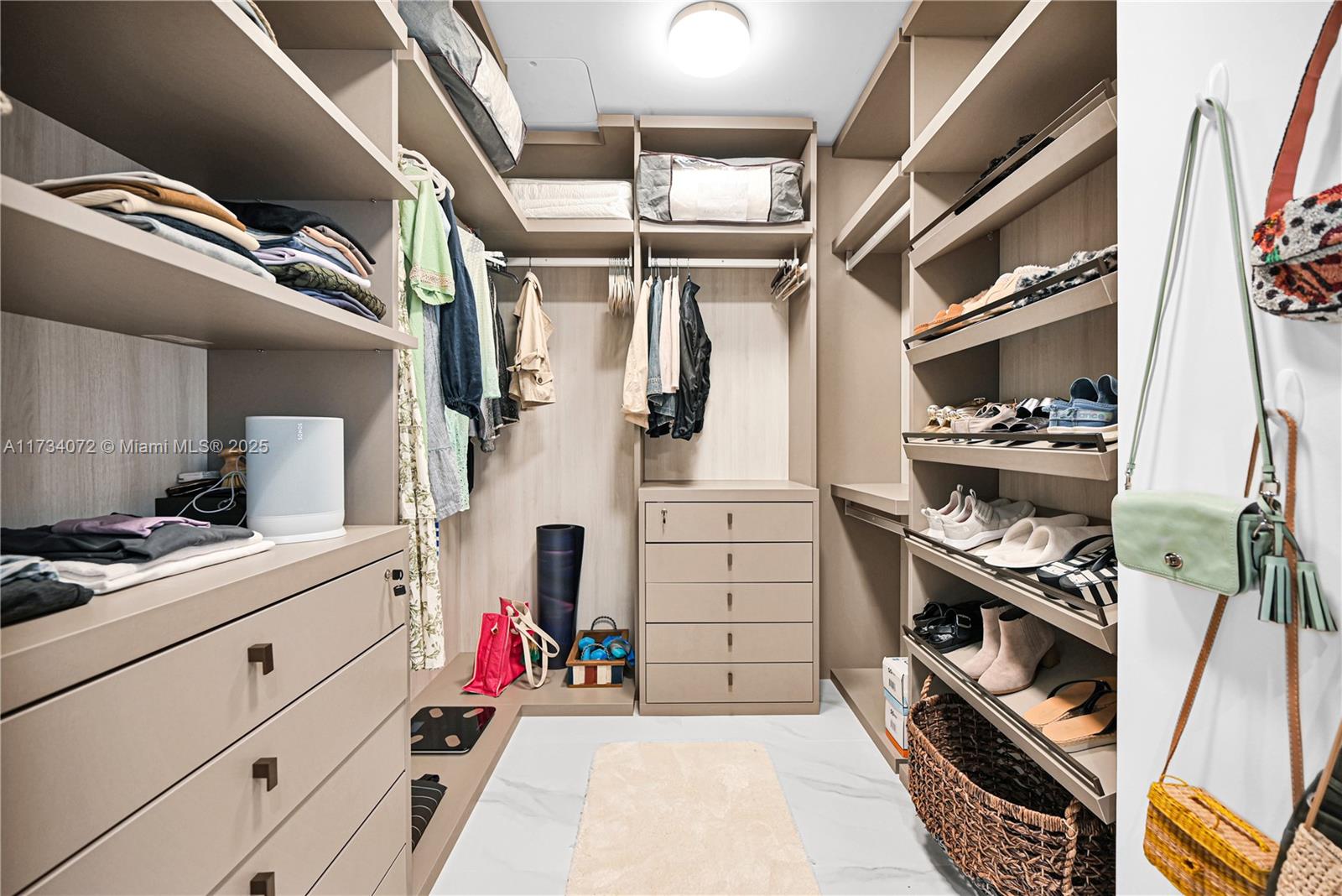 NORTH BISCAYNE BEACH AMEN - Residential