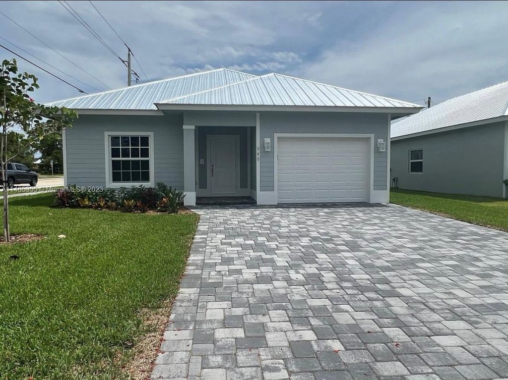 Photo of 940 SE 6th St, Stuart, FL 34994 (MLS # A11465355)