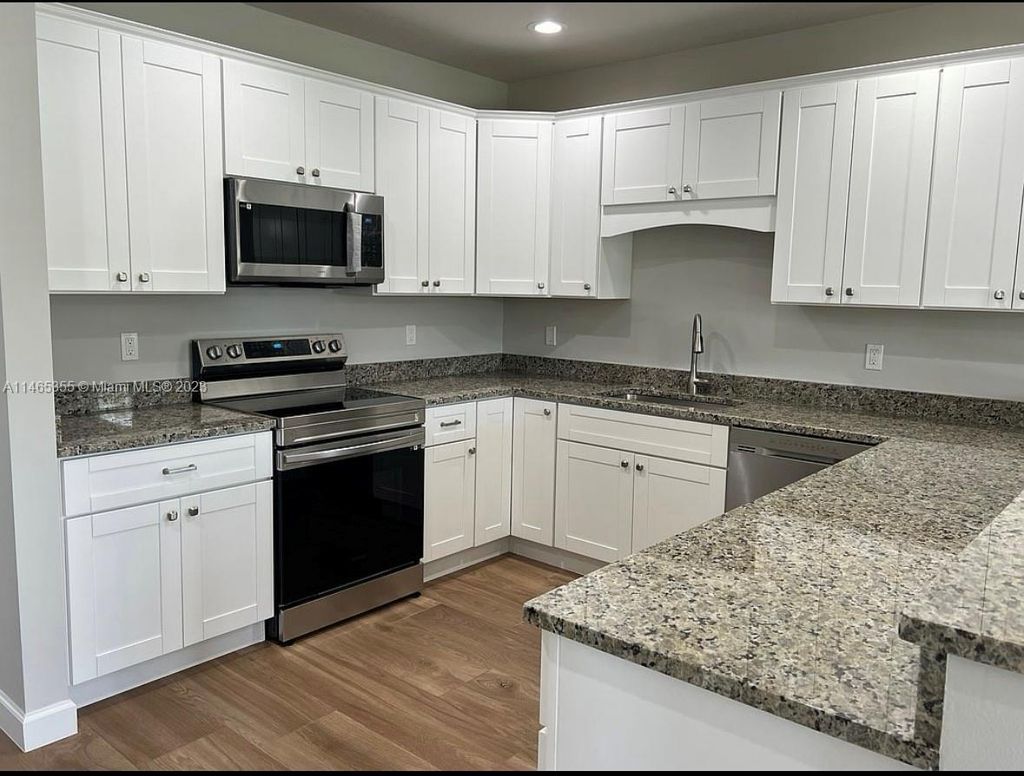 Photo of 940 SE 6th St, Stuart, FL 34994 (MLS # A11465355)