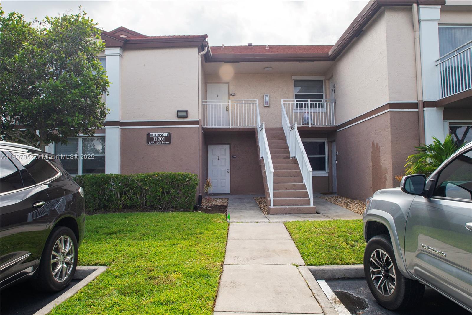 11201 SW 13th St 101