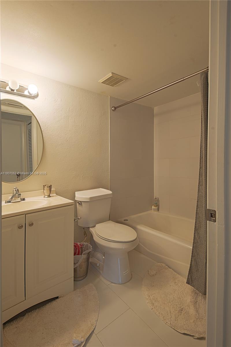 CLUB QUARTERS AT RAINTREE - Residential