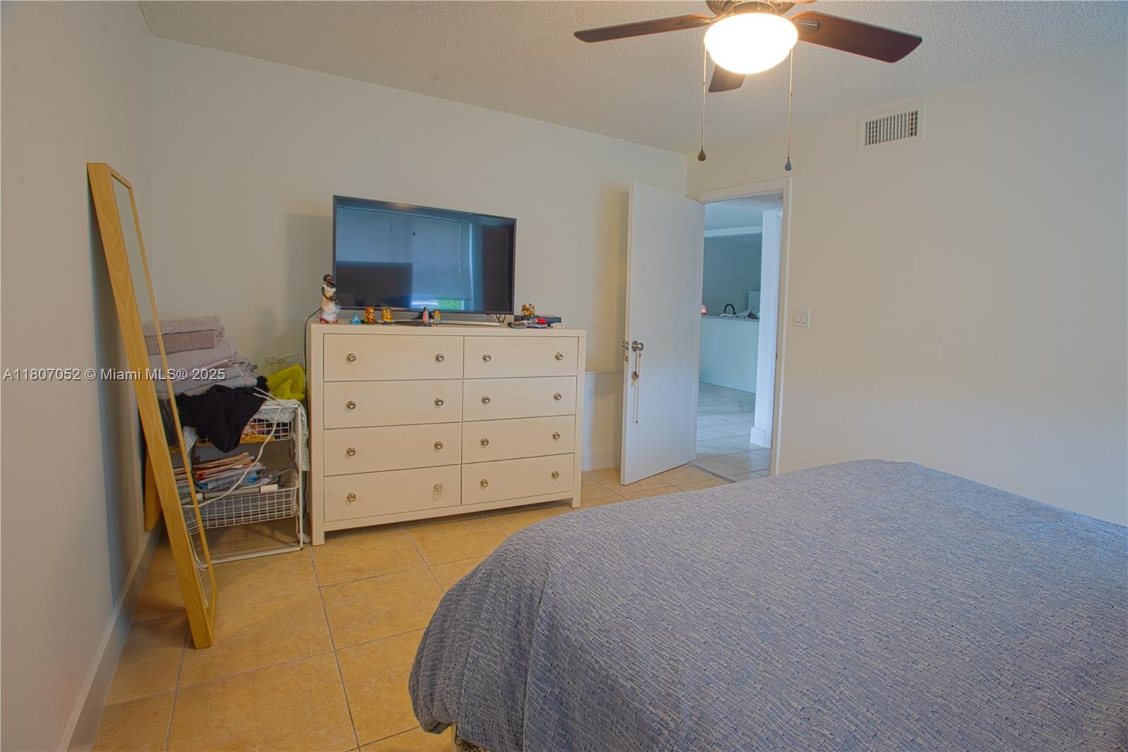 CLUB QUARTERS AT RAINTREE - Residential