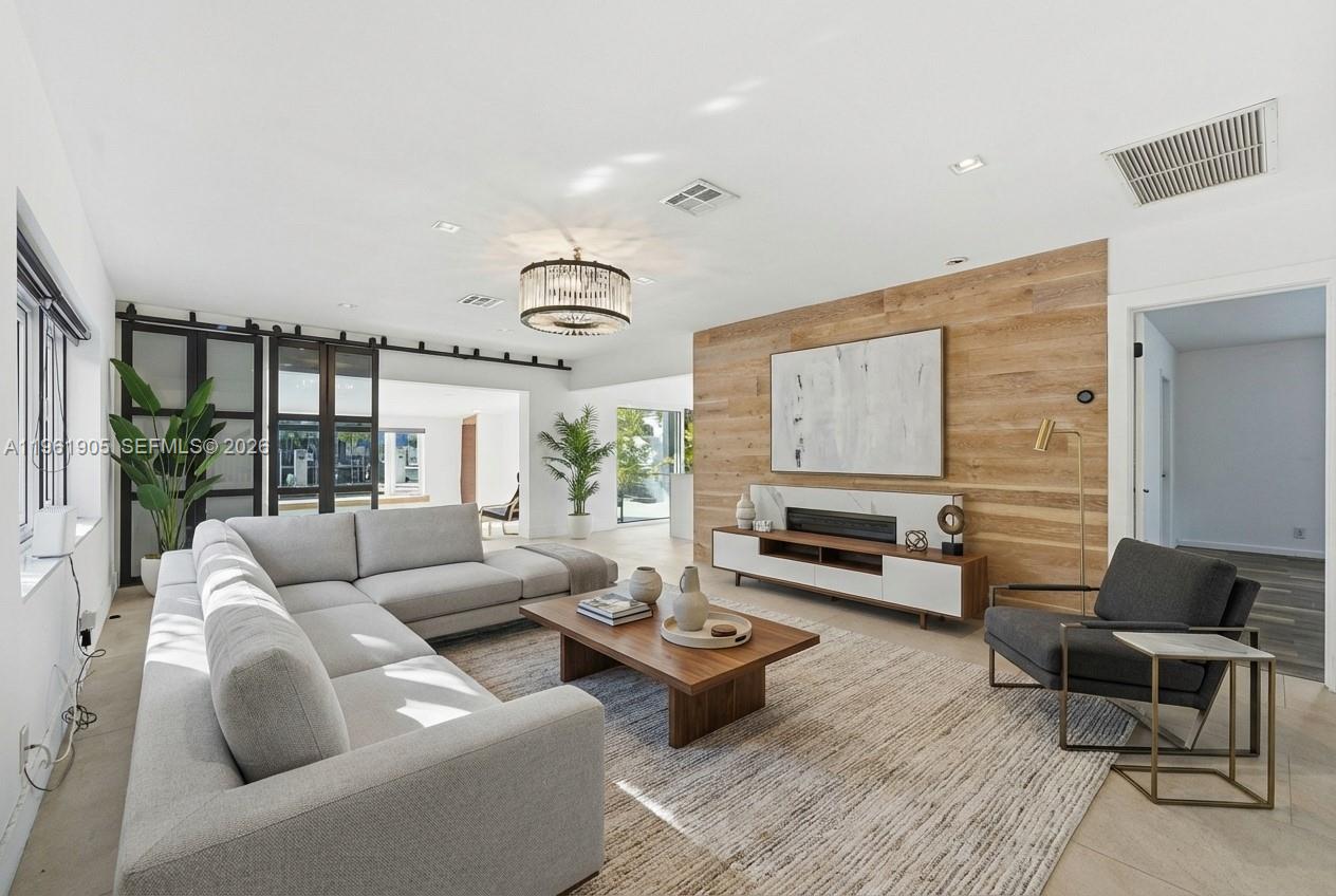 401 Coconut Isle Dr 401