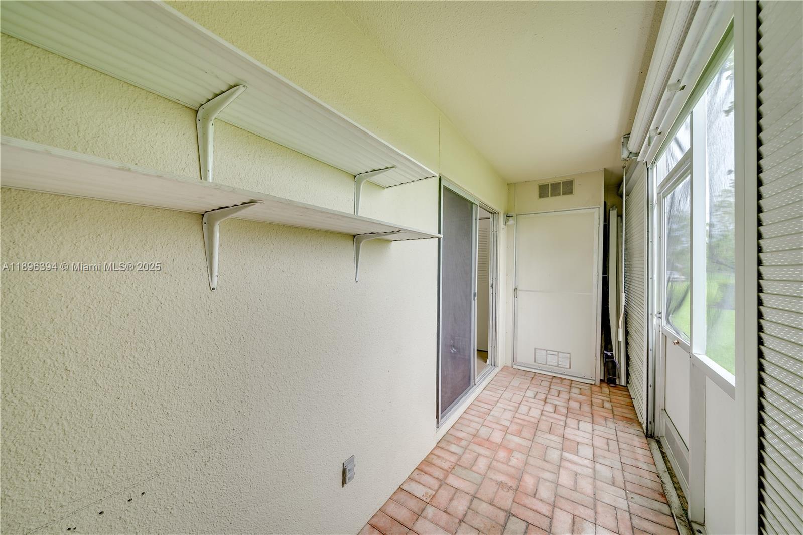 NEW HAMPTON AT CENTURY VI - Residential Lease