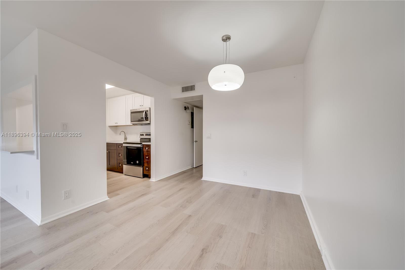 NEW HAMPTON AT CENTURY VI - Residential Lease