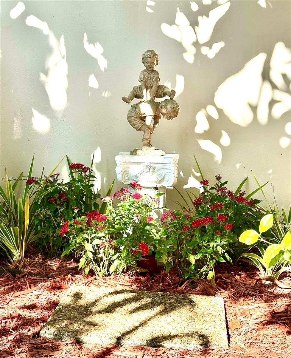 DEVON-AIRE VILLAS SEC 2 - Residential