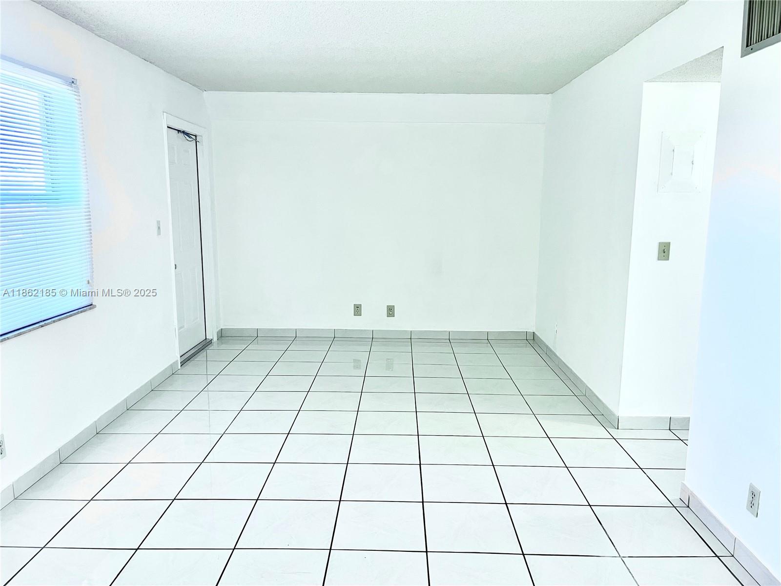 WARRENTON HOUSE CONDO - Residential