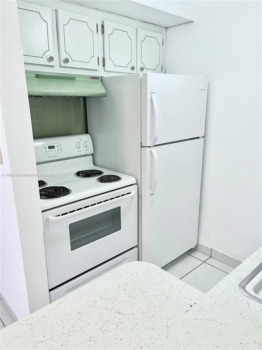 WARRENTON HOUSE CONDO - Residential