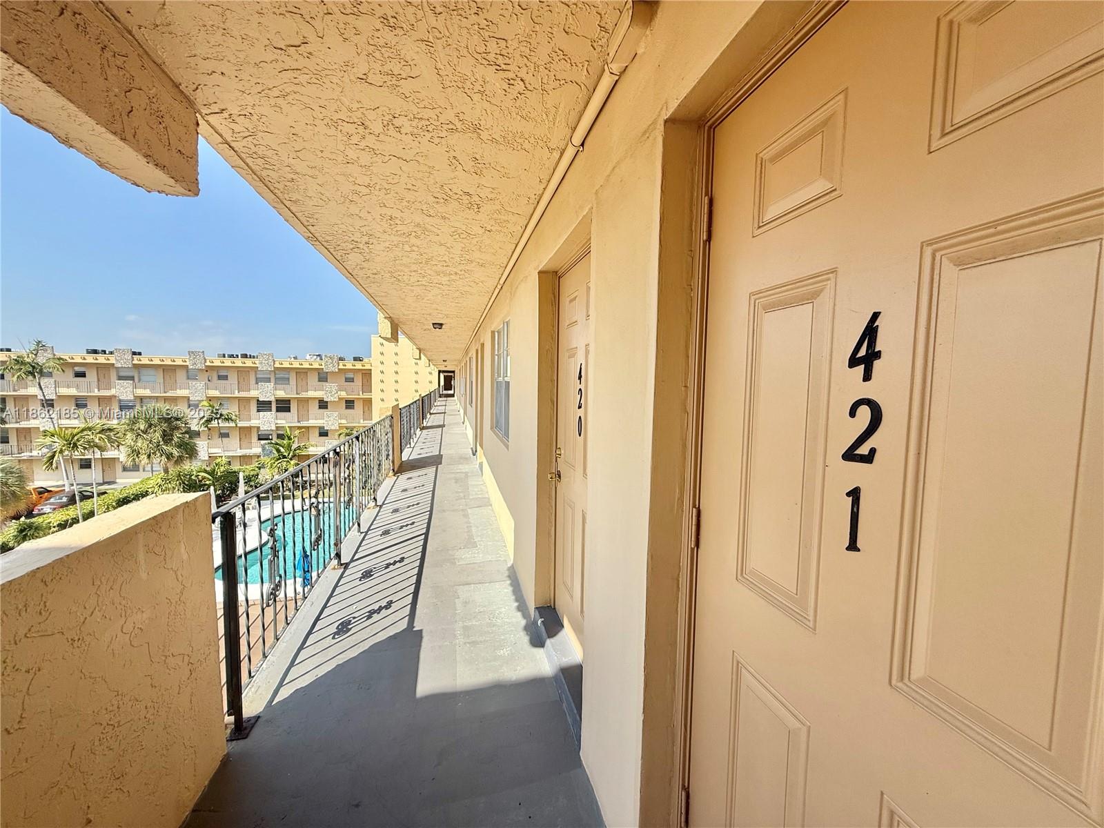 WARRENTON HOUSE CONDO - Residential