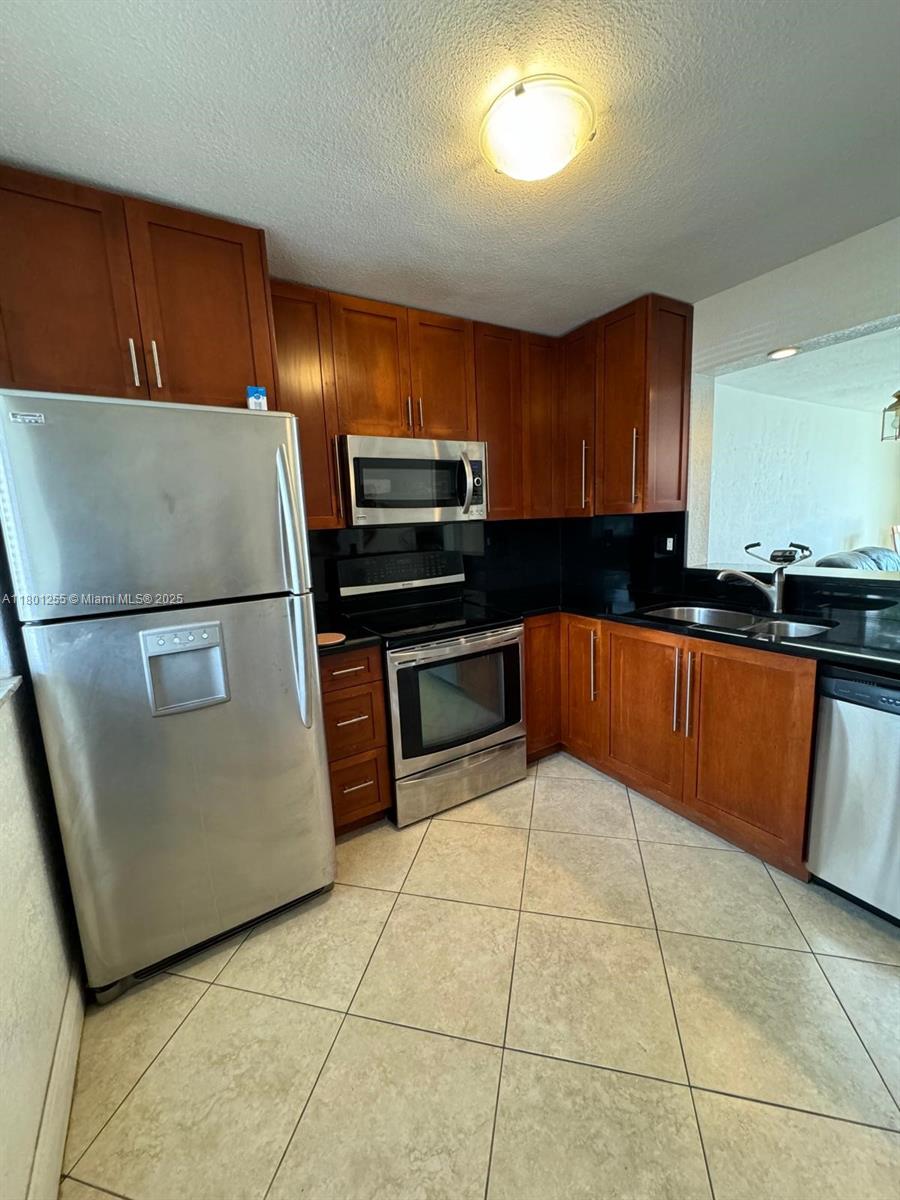 4000 NE 169th St 104