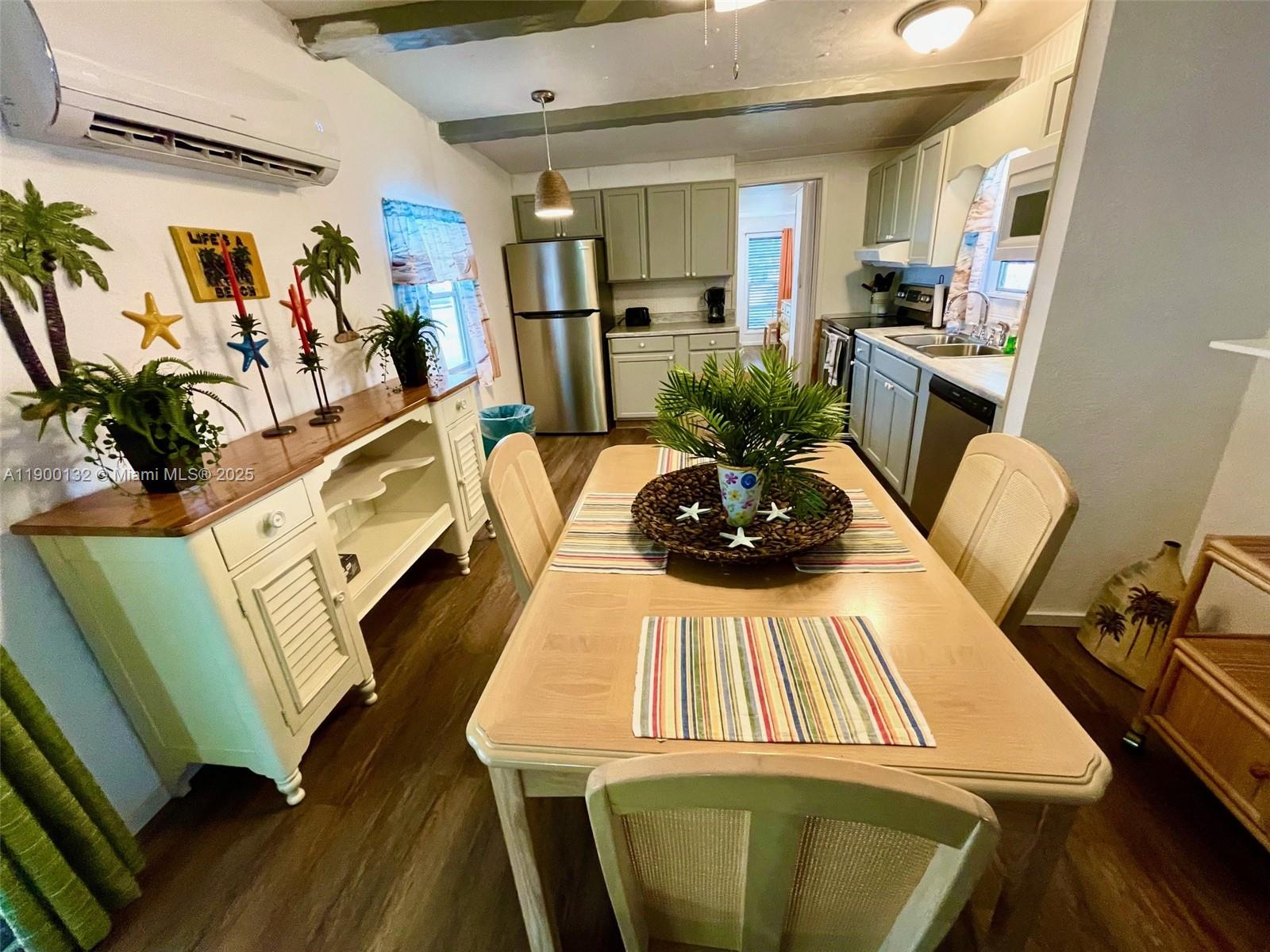 THUNDERBIRD MOBILE HOMES - Residential