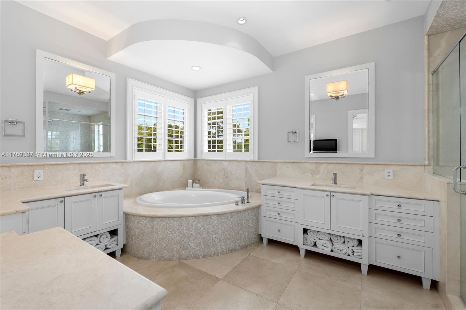 CORAL GABLES BISC BAY SEC - Residential