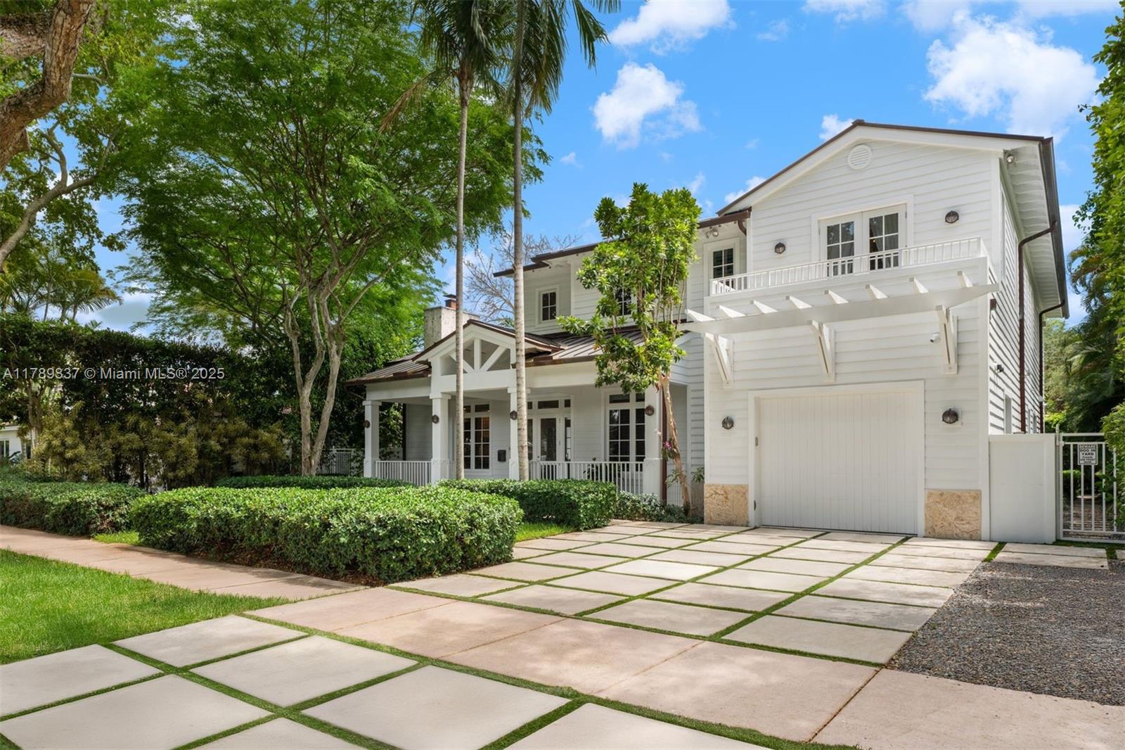 CORAL GABLES BISC BAY SEC - Residential