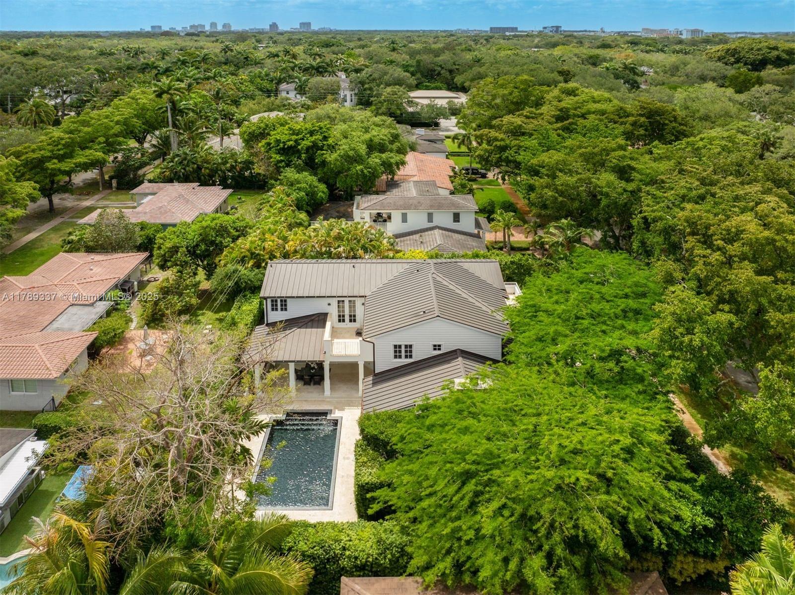 CORAL GABLES BISC BAY SEC - Residential