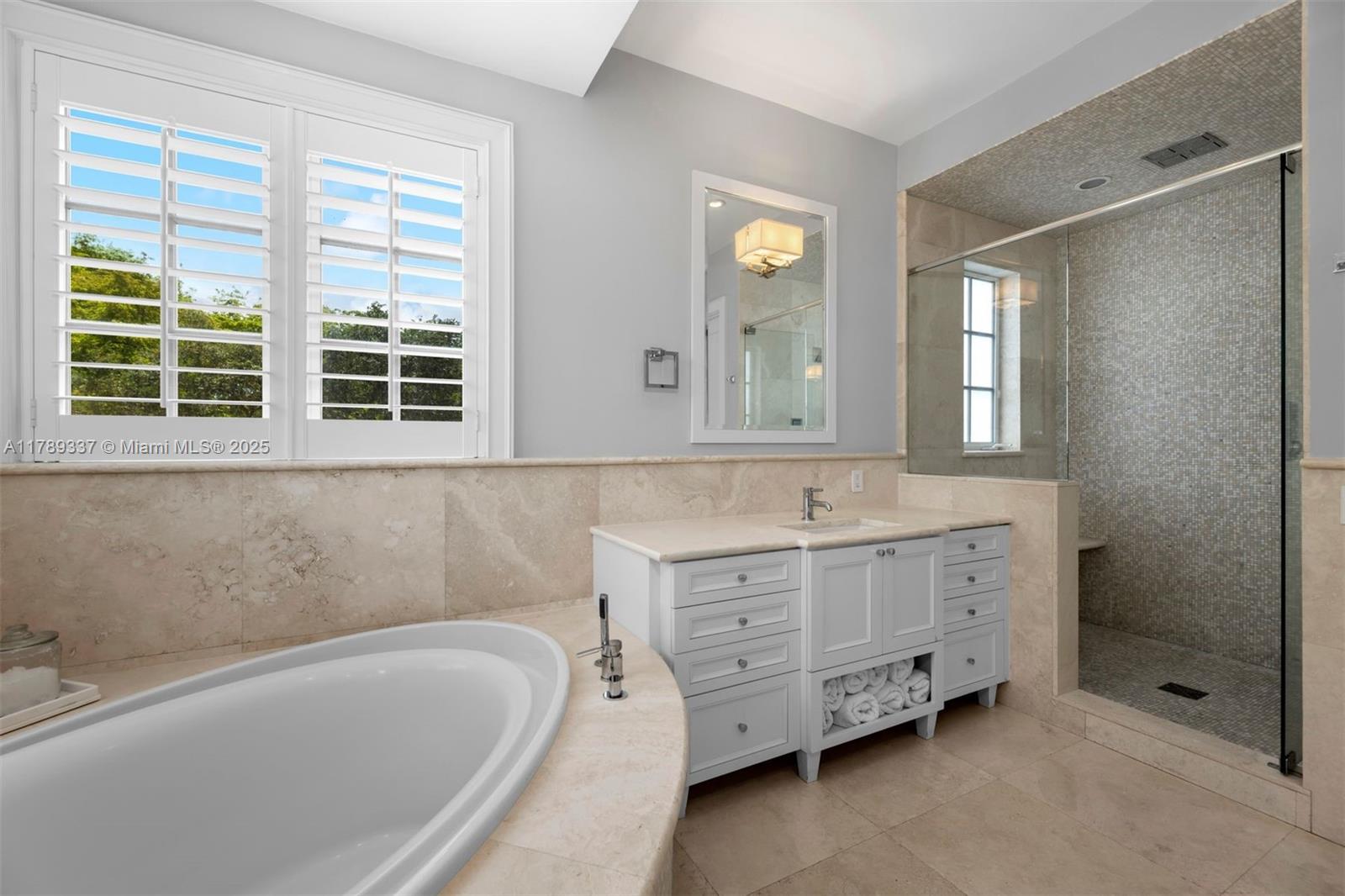 CORAL GABLES BISC BAY SEC - Residential