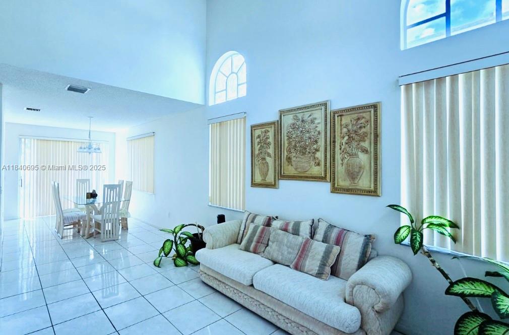 TOWNGATE - Residential