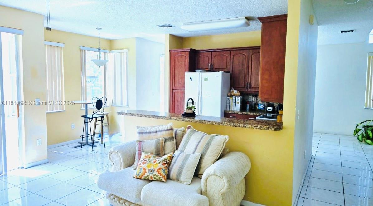 TOWNGATE - Residential