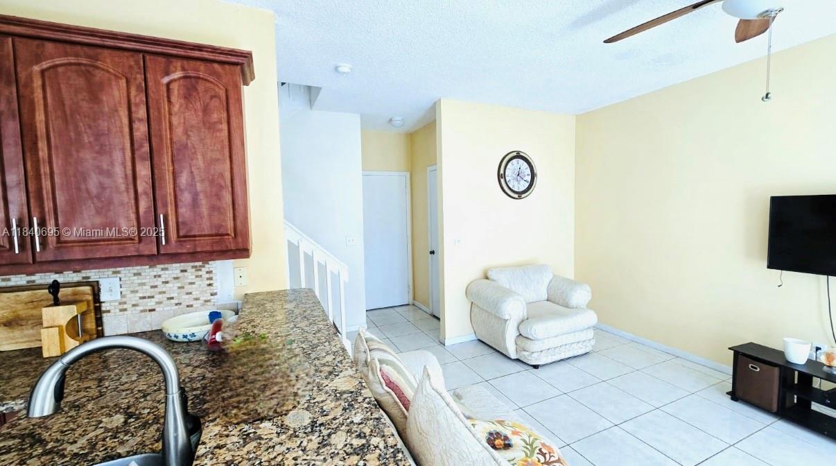 TOWNGATE - Residential