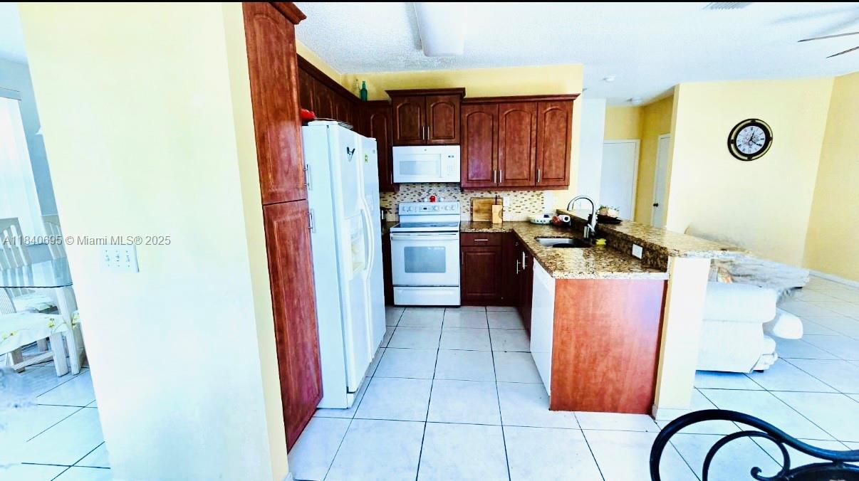 TOWNGATE - Residential