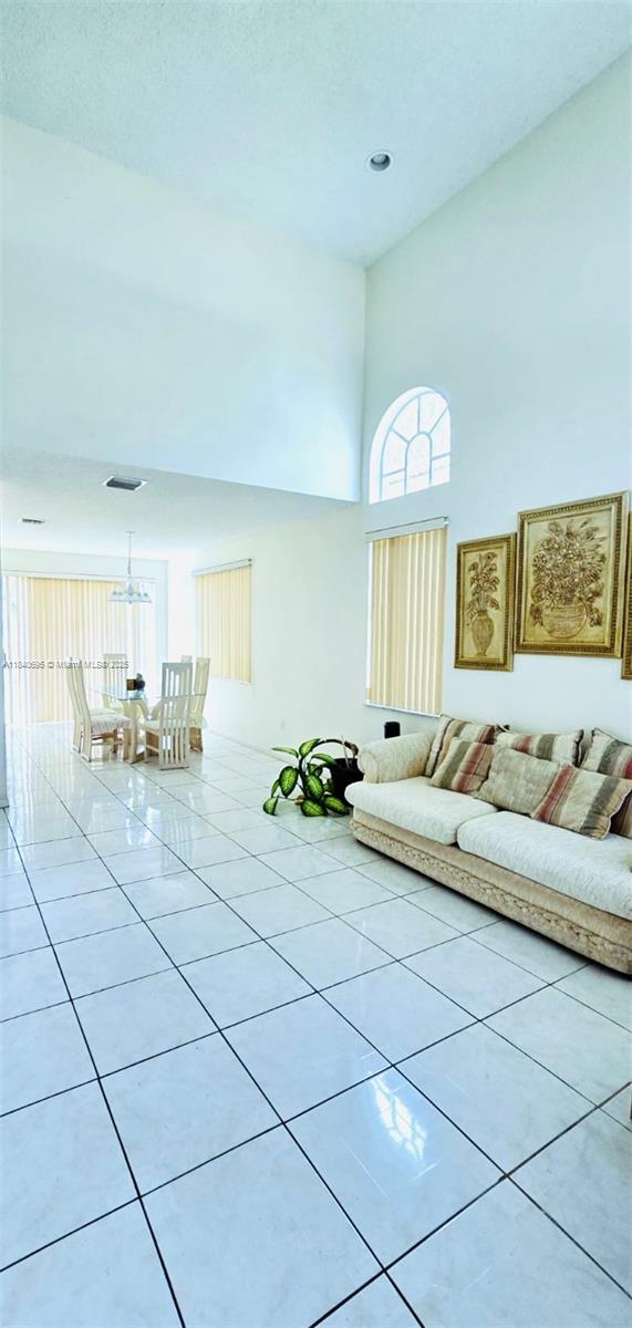 TOWNGATE - Residential