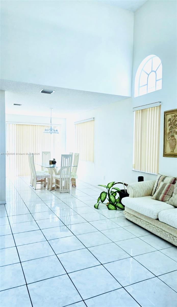 TOWNGATE - Residential