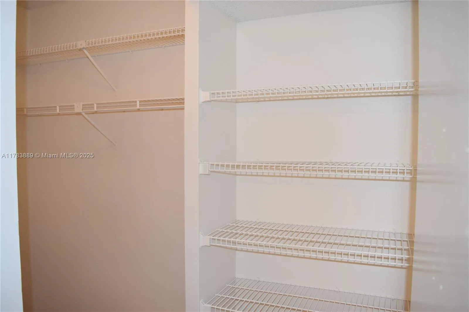 Pompano Beach, Florida 33069, United States, 1 Bedroom Bedrooms, ,1 BathroomBathrooms,Residential,Active,110691