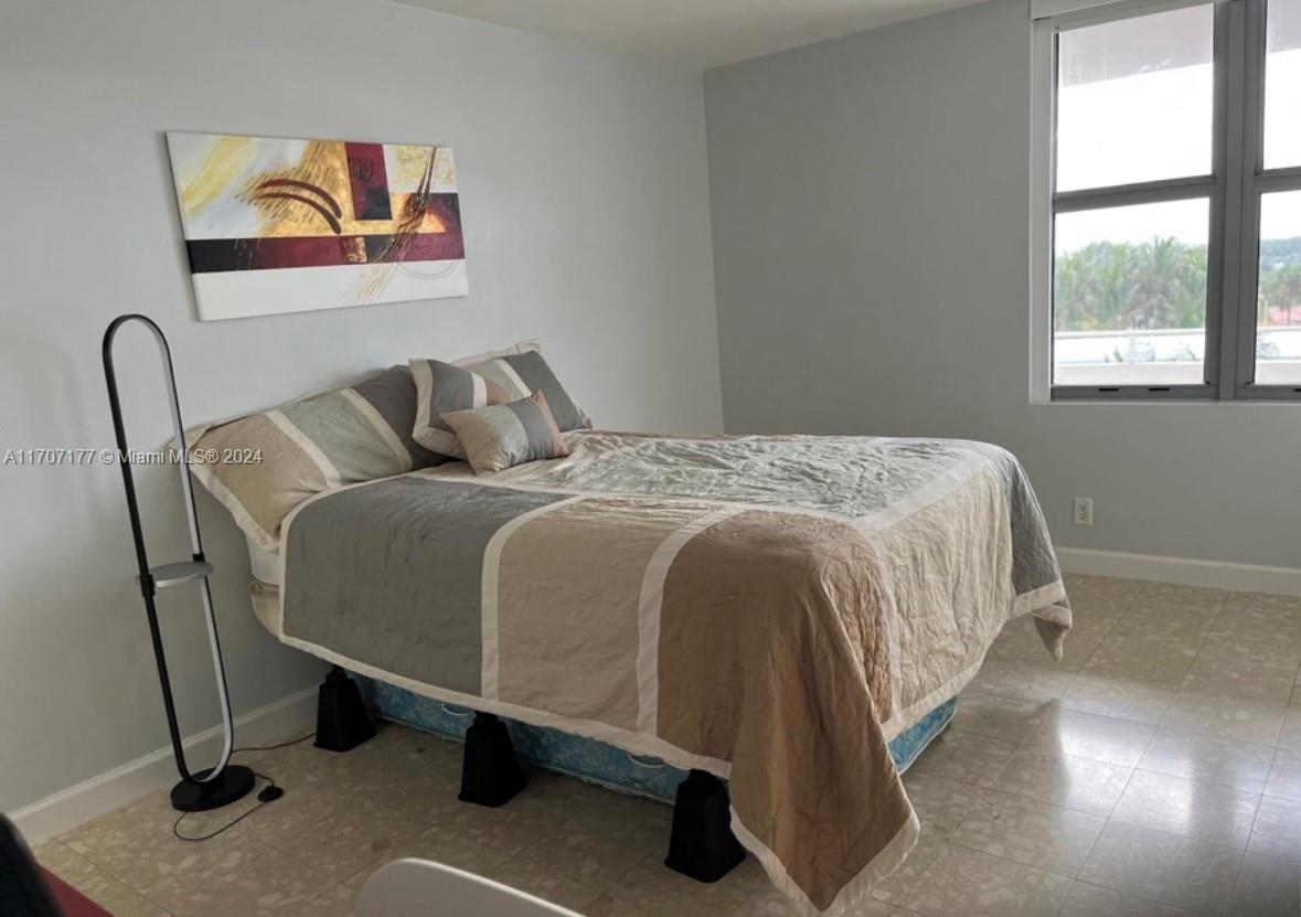 FOUR WINDS CONDO - Residential