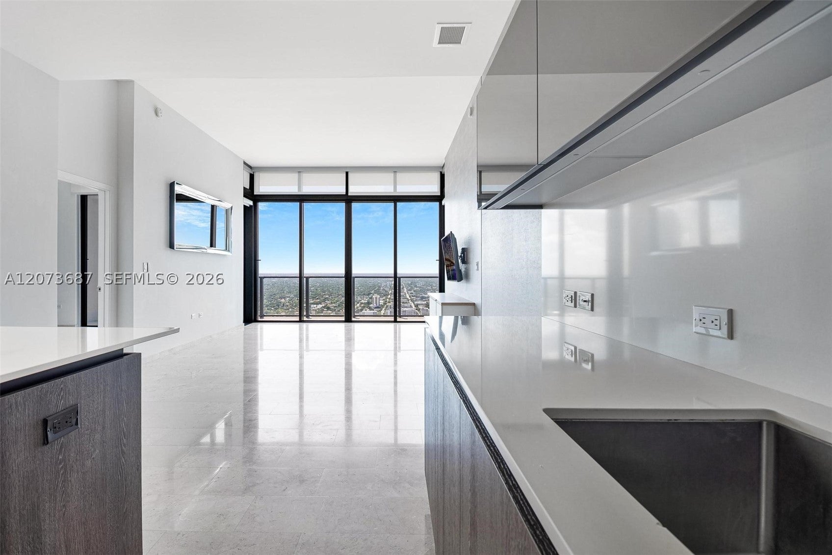 88 SW 7th St 4004